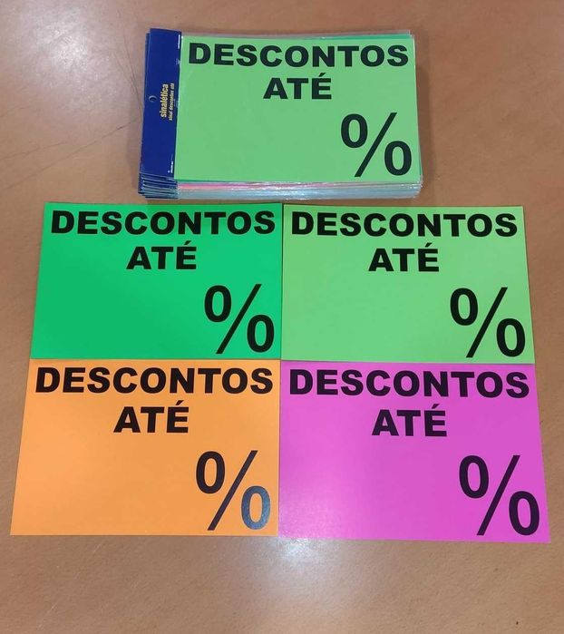 Sinalização adesiva diversa e sinalização de descontos