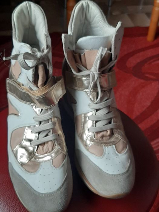 Продам женские ботинки,натуральная кожа.