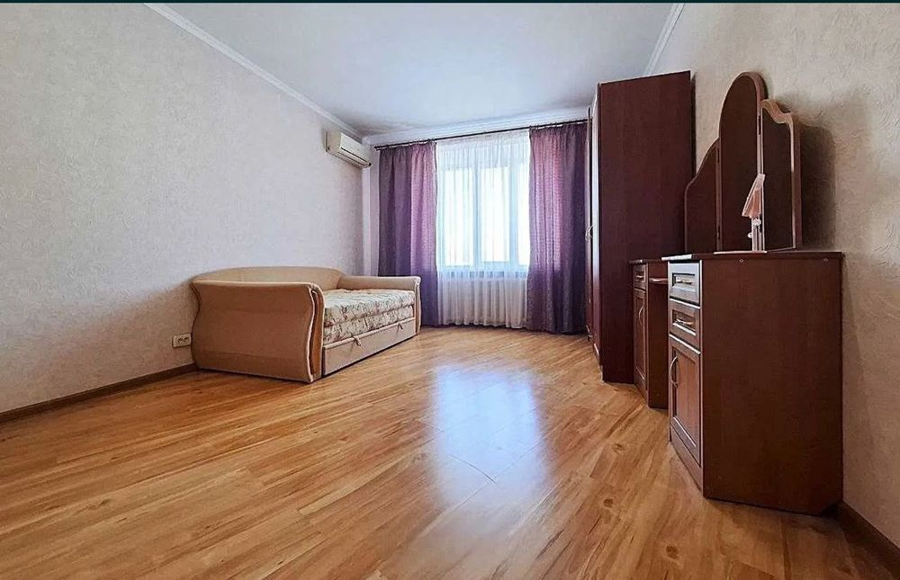 Оренда.3-х кімнатна квартира 15000 метро Позняки вул.Ани Ахматової.31