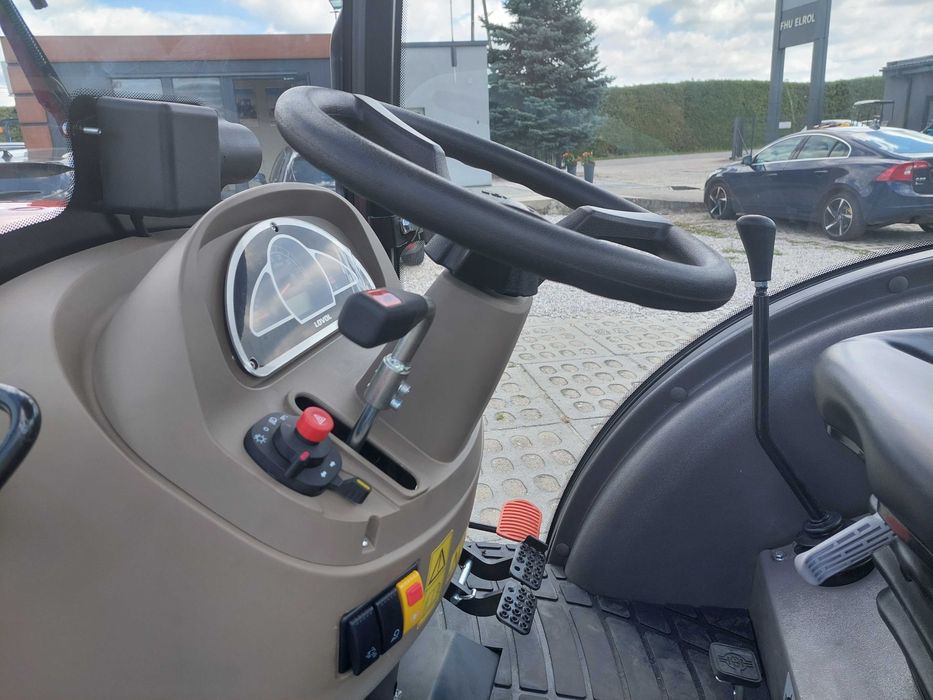 Fabrycznie Nowy Lovol M 404  Silnik Doosan  40KM Klima Napęd 4x4