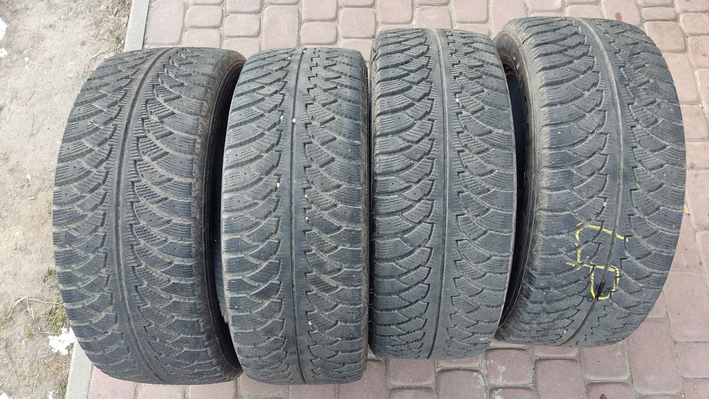Opony zimowe 225/50 R17 komplet
