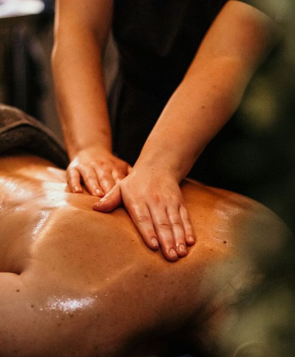 Terapias e Massagens l Therapies and Massages