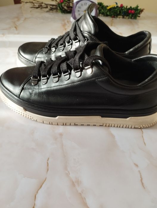 Кросівки чоловічі VALENTINO.