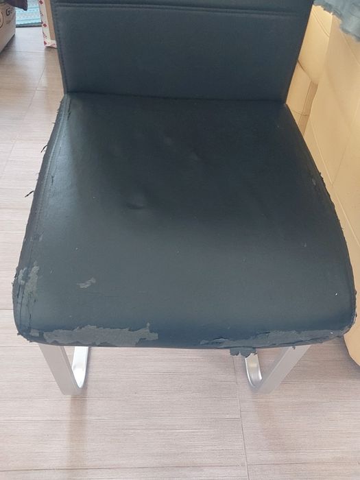 Stół szklany w zestawie z 4 krzesłami