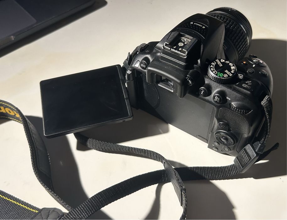 NIKON D5300 DSLR Camera with 18-55mm (with bad and microphone RODE