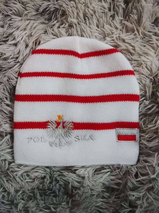 Czapka zimowa z herbem polski