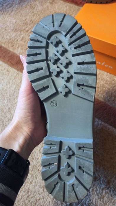 Продам жіночі черевики