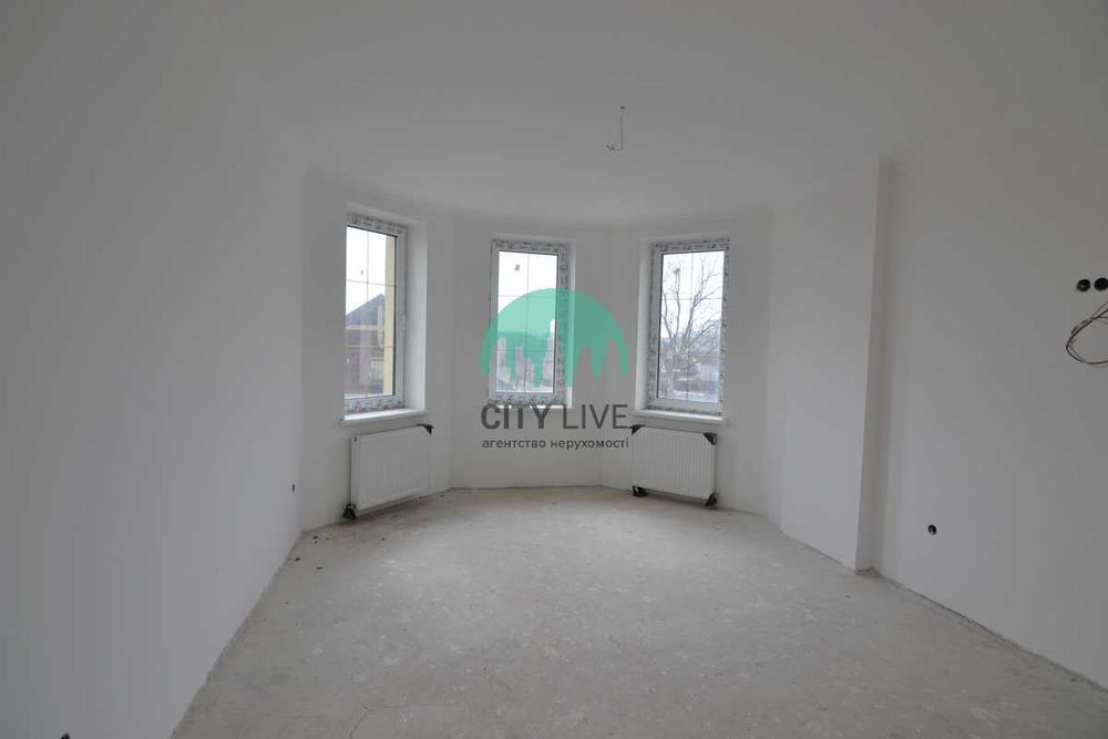 Продається будинок 296 м² у с. Микитинці (60)