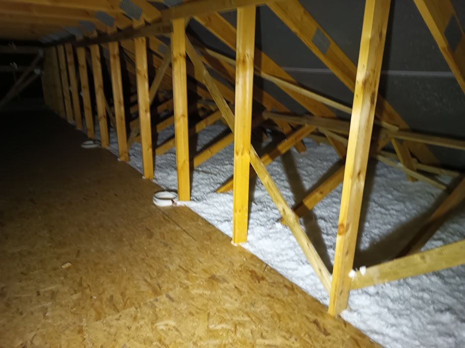 Docieplenia Poddaszy Metodą Wdmuchiwania Celuloza  KNAUF SUPAFIL PIANA