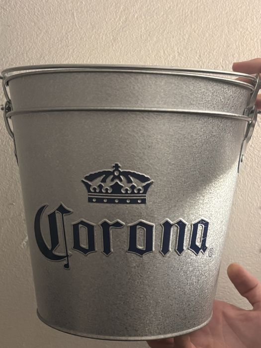 Wiadra Corona do lodu