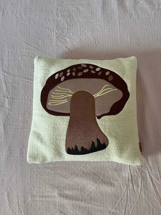 Almofada Ferm Living cogumelo bordado, cerca de 35 x 35 cm