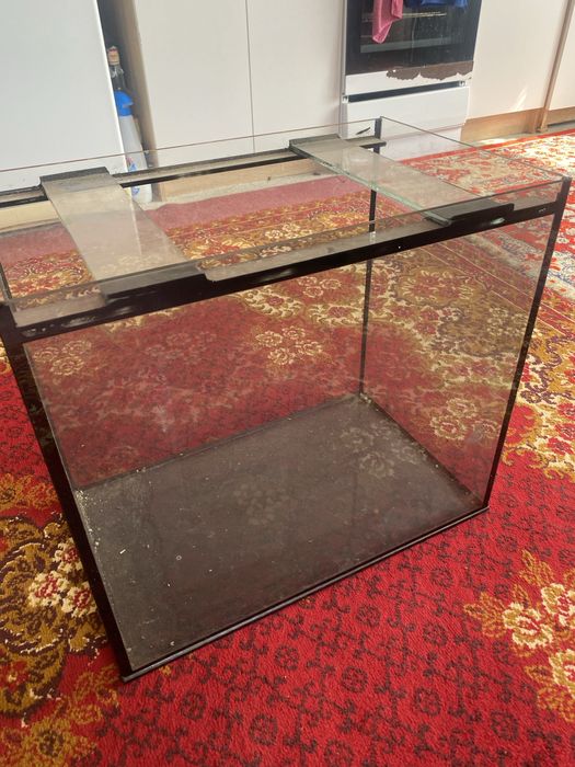 Продам аквариум 70-80 л.