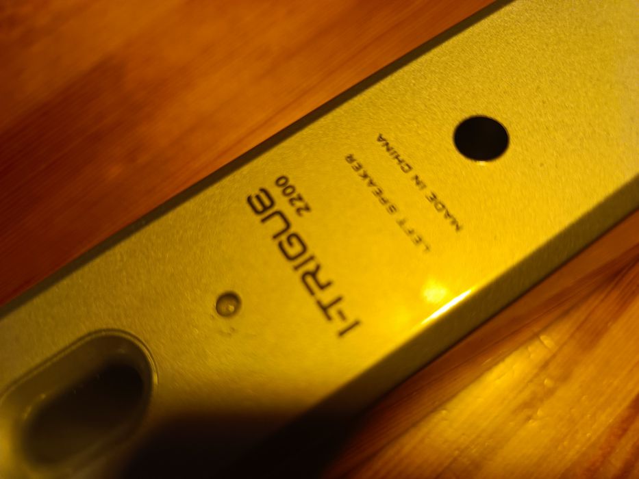 creative i-trigue 2200