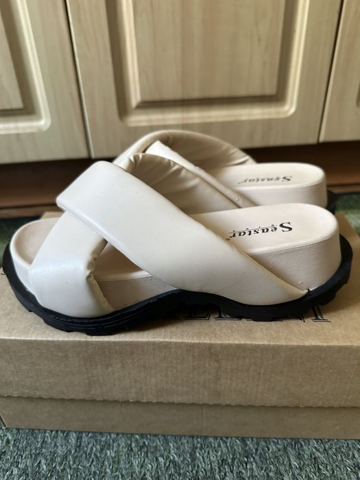 Шльопанці -сабо