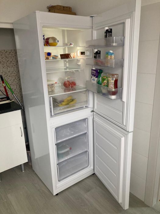 Frigorífico novo combinado Indesit (faço entrega por valor adicional)