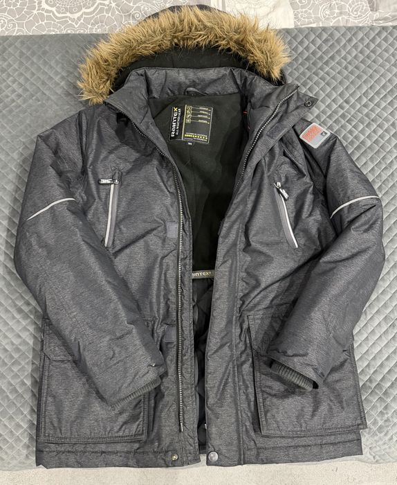 Kurtka chłopięca r. 164 oraz softshell firmy 4F r. M