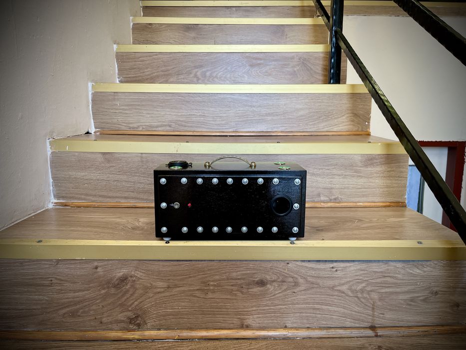 Customowy głośnik Bluetooth w kolorze ciasteczka Oreo, o mocy 2x10 Wat