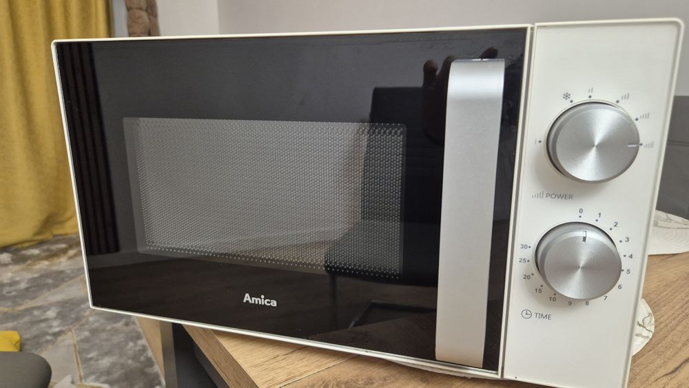 Mikrofalówka Amica AMGF20M1W