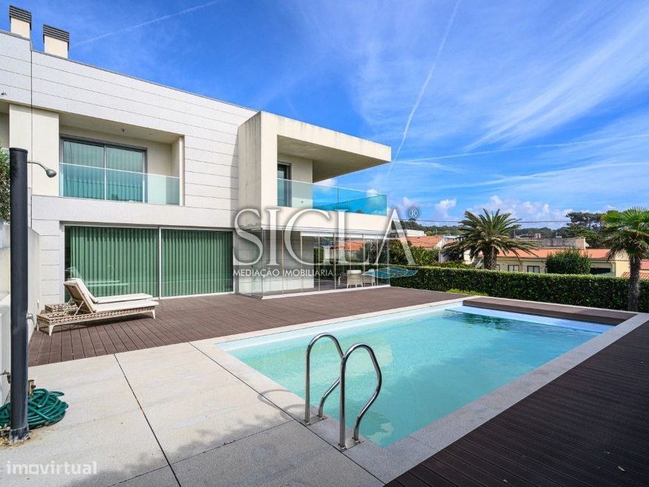 Moradia com Piscina e Vistas Mar