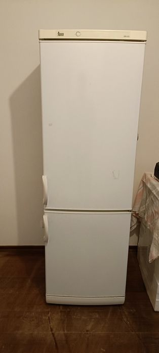 Frigorífico com TEKA