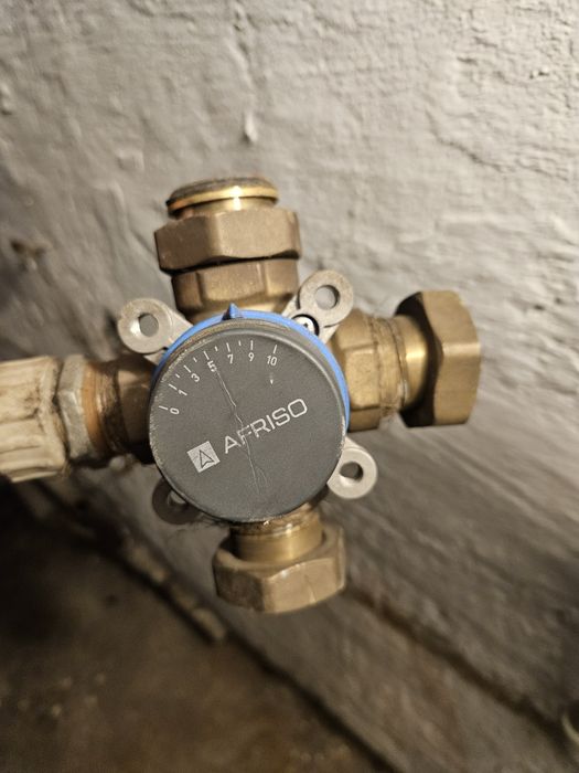 Zawór mieszajacy 4 drogowy