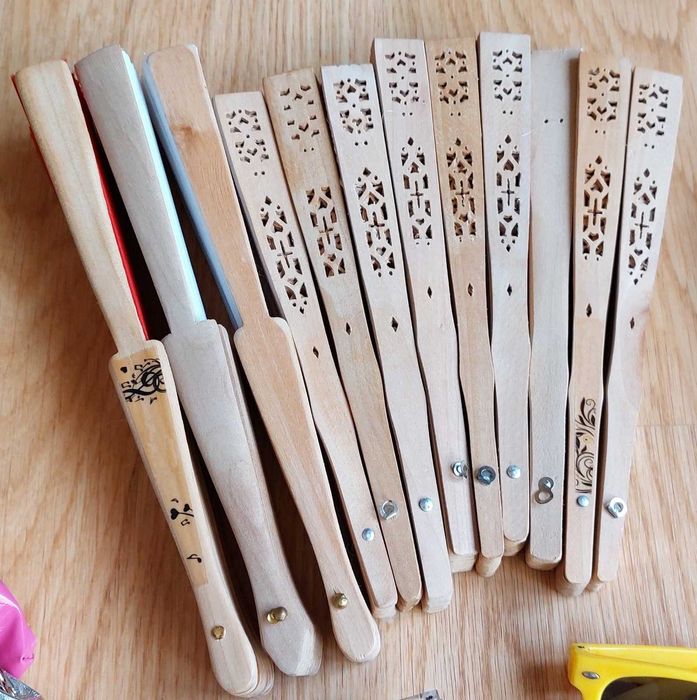 Pack artigos variados coleção (óculos, leques, canetas e porta-moedas)