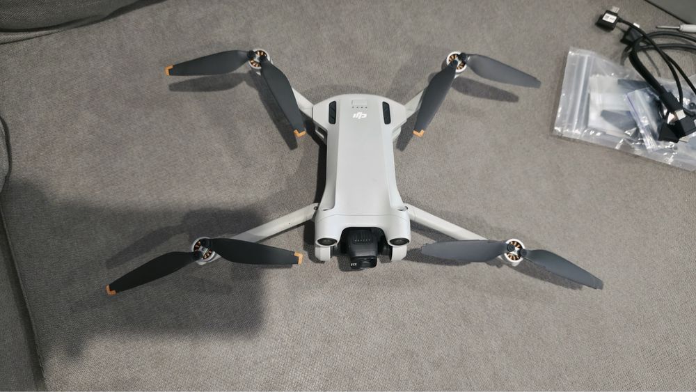 Дрон DJI Mini 3 Pro Fly More Combo Plus