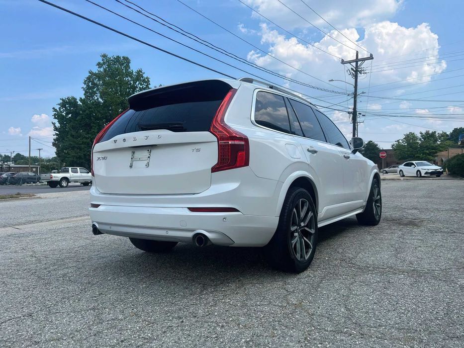 Volvo XC90 T5 Momentum      2019