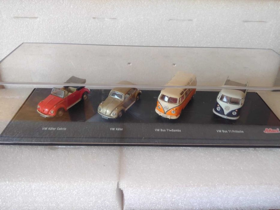 Expositor com Miniaturas da Volkswagen Vários Modelos.