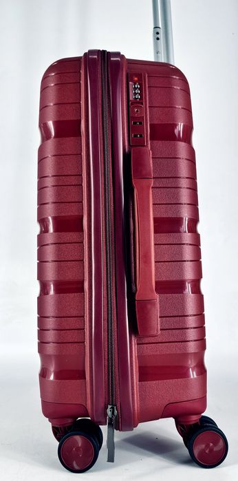 Nowa walizka PP burgund elastyczna mała kabinowa