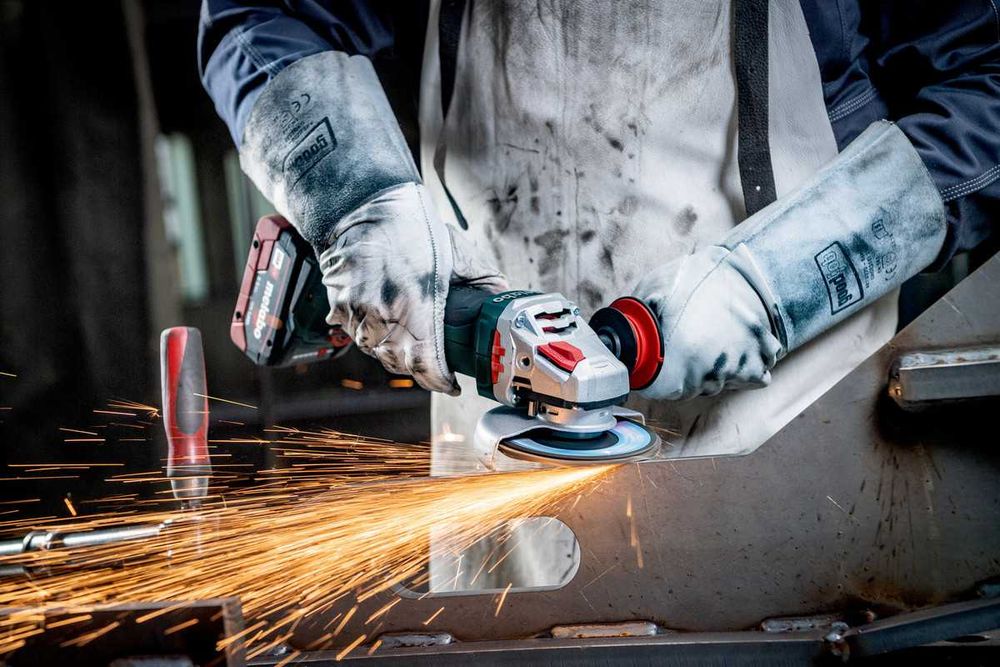 Akum Szlifierka Kątowa Metabo WVB 18 LTX BL 11-125 Quick 2x5,5Ah