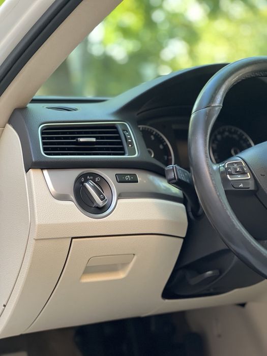 Продам Volkswagen Passat 2014
