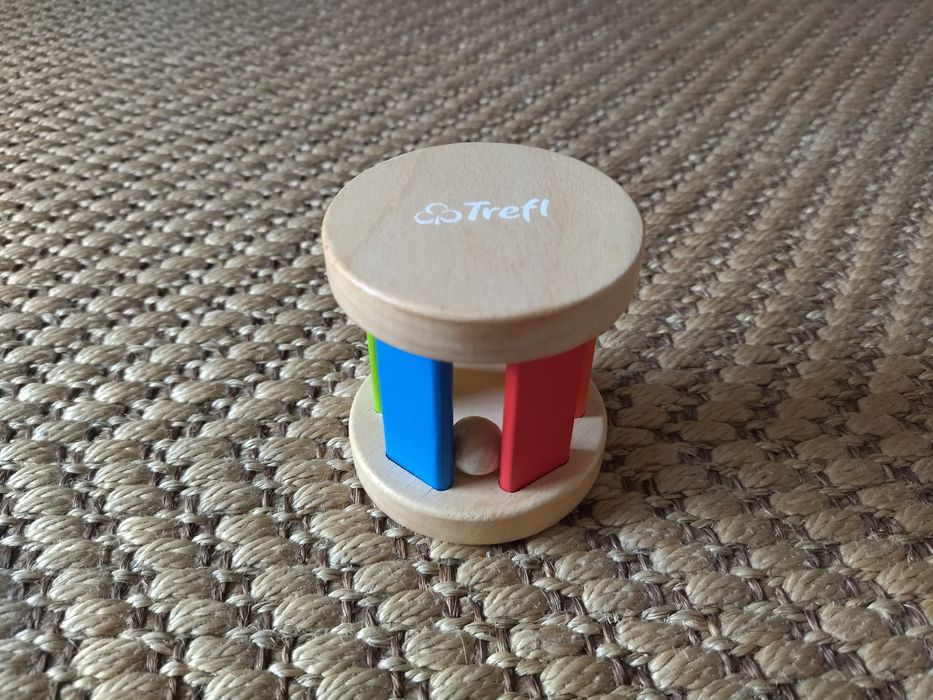 Drewniana grzechotka roller do nauki raczkowania