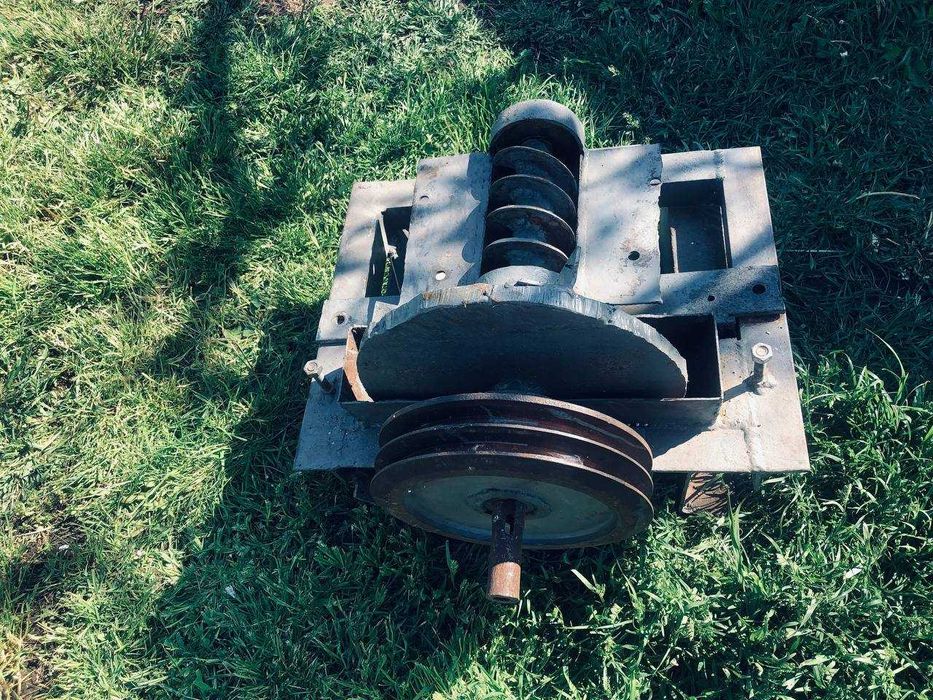 Веткоизмельчитель, щепорез.