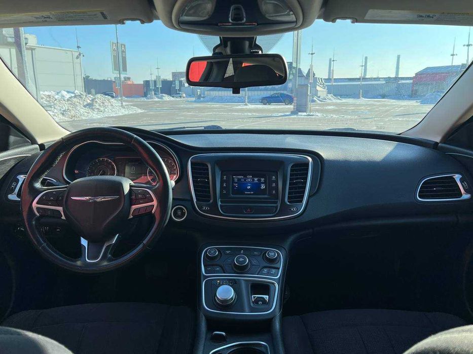 В продажі Chrysler 200 2014 року випуску.