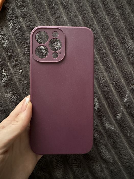 Продам 2 чехла до iphone 13pro max