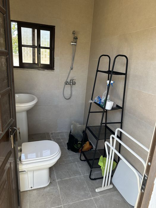 Alugo metade de Terreno