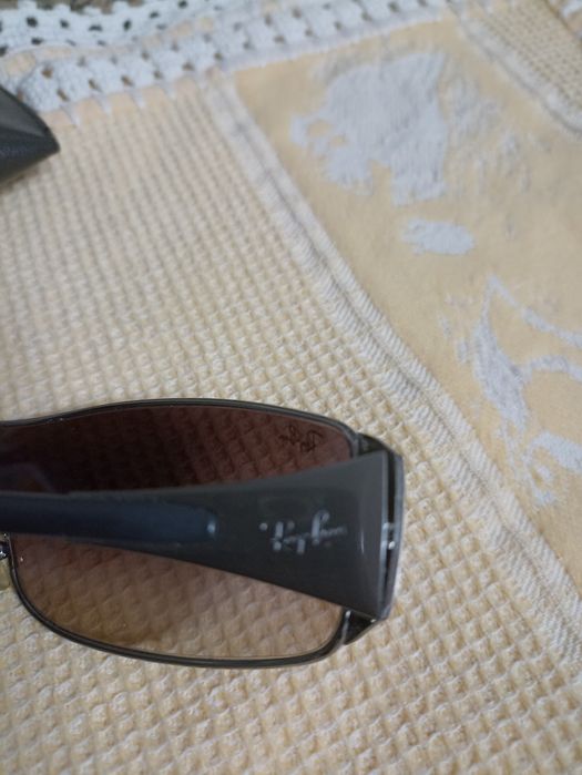 Óculos de sol marca Ray Ban