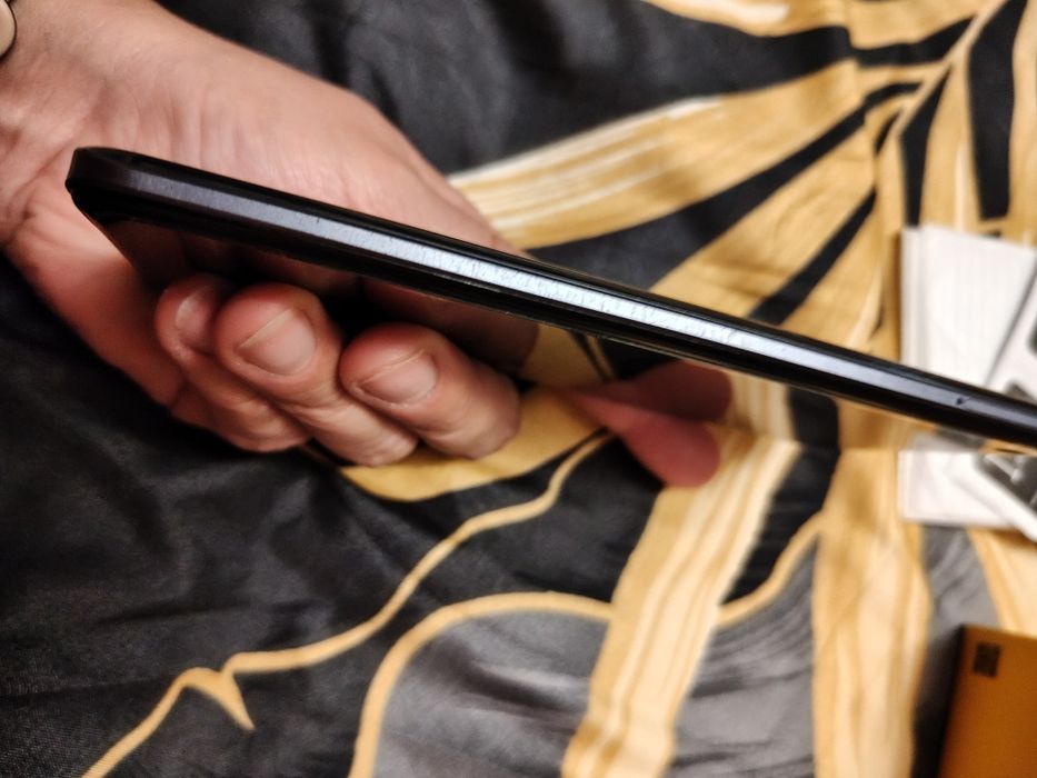 Smartfon Realme 8 pro duży zestaw