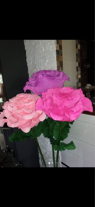 Kwiaty giganty z krepiny