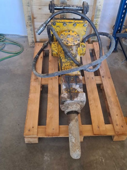 Wynajem koparki 7 t. z młotem Wacker Neuson