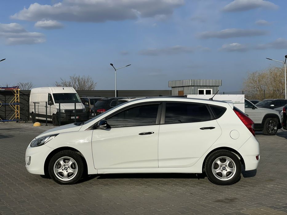 Продам Hyundai Accent 1.6 дизель автомат