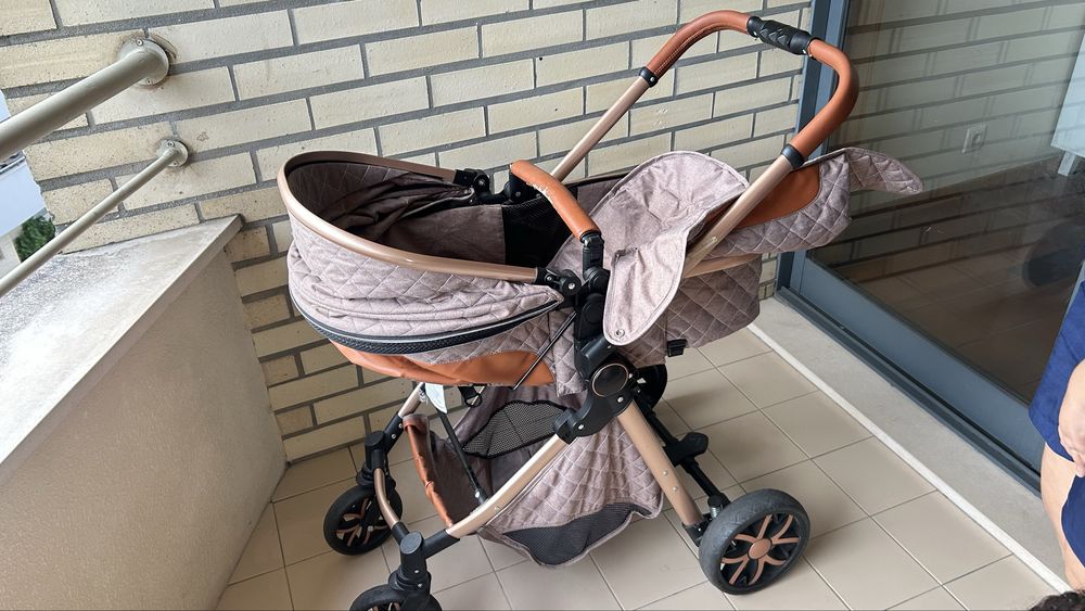 Carro de Bebe 3 em 1 com Ovo