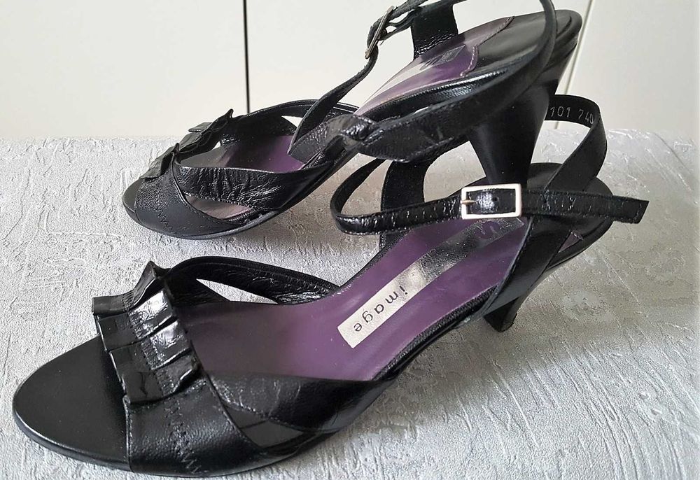 Buty skórzane image, czarne sandałki na obcasie, rozmiar 36-37