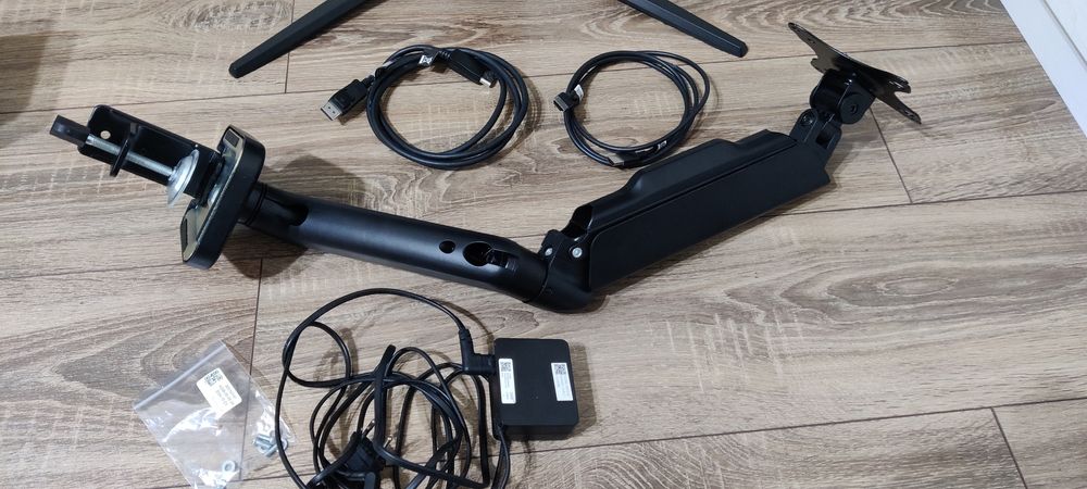 Монитор Samsung 27 Odyssey  144Hz +( поворотная нога)