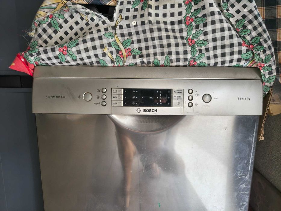 Máquina Lavar Louça Bosch Série 6, com avaria