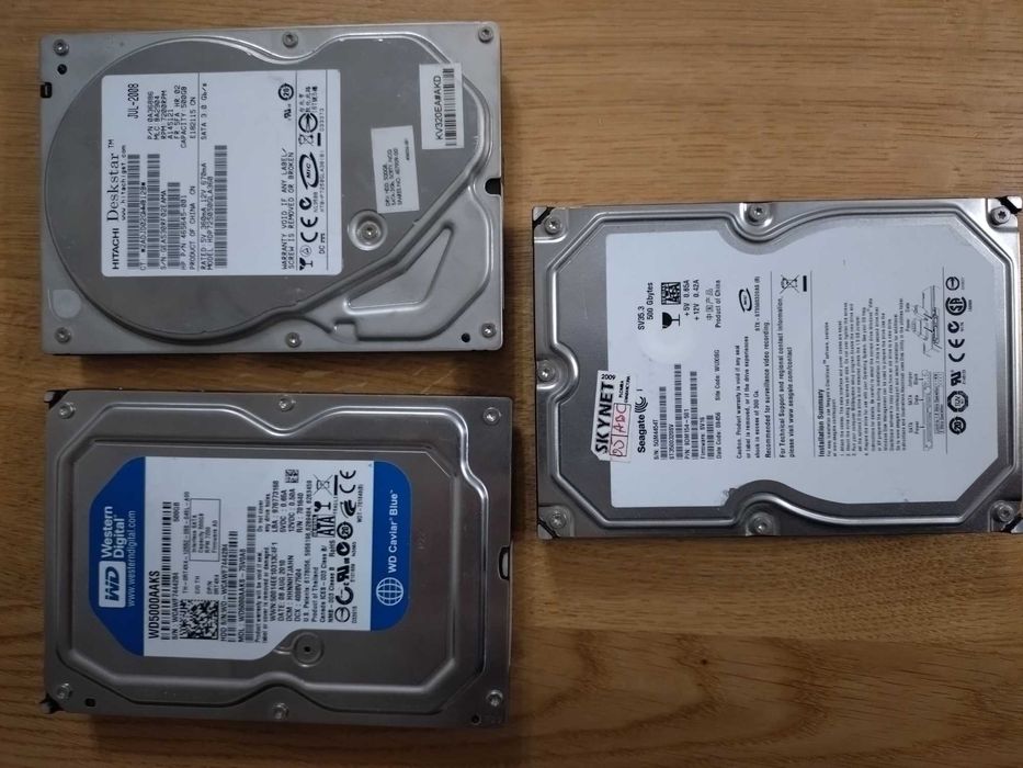 Trzy dyski twarde 500GB