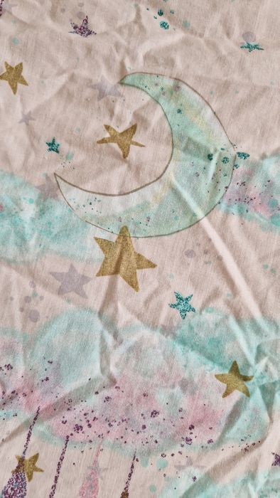 Простинки на резинці в дитяче ліжко