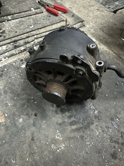 Генератор Mercedes OM 613 612 611 з водяним охолодженням