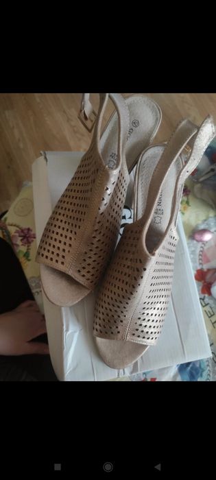 Buty na obcasie  40